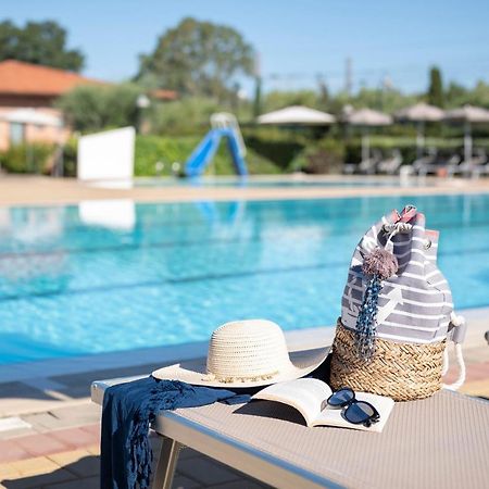Villaggio Il Girasole フォッローニカ エクステリア 写真