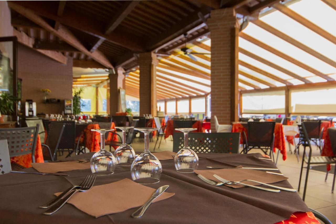 Villaggio Il Girasole フォッローニカ エクステリア 写真